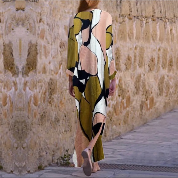 Colorful Short Sleeve, B-Neck, High Low Dress - Picture 5 of 10